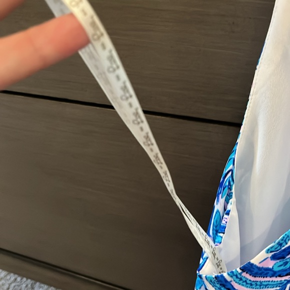 Gently used Lilly Pulitzer Rori Top in "Bird is the Word" pattern. Size L - Picture 7 of 7